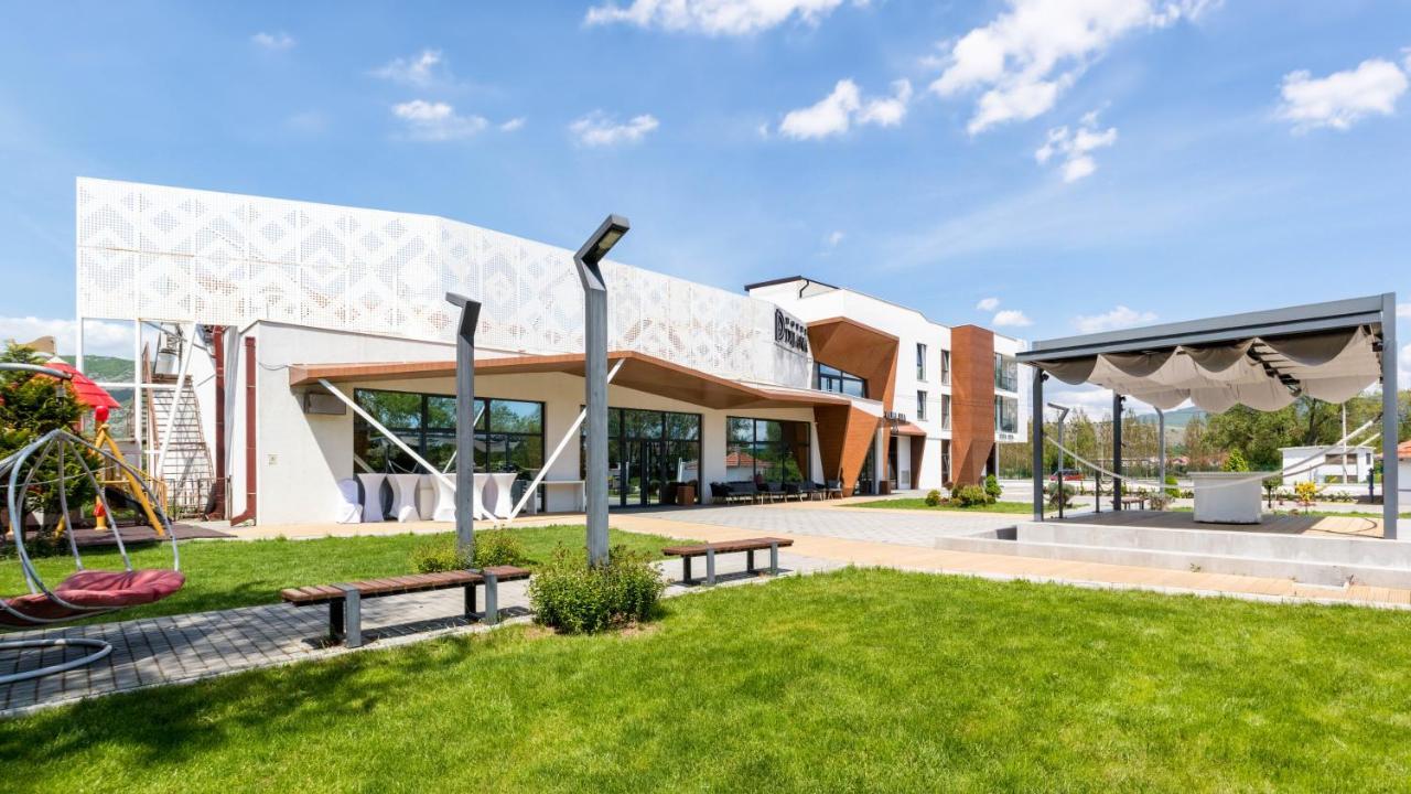 Hotel Dijana Pirot Exterior photo