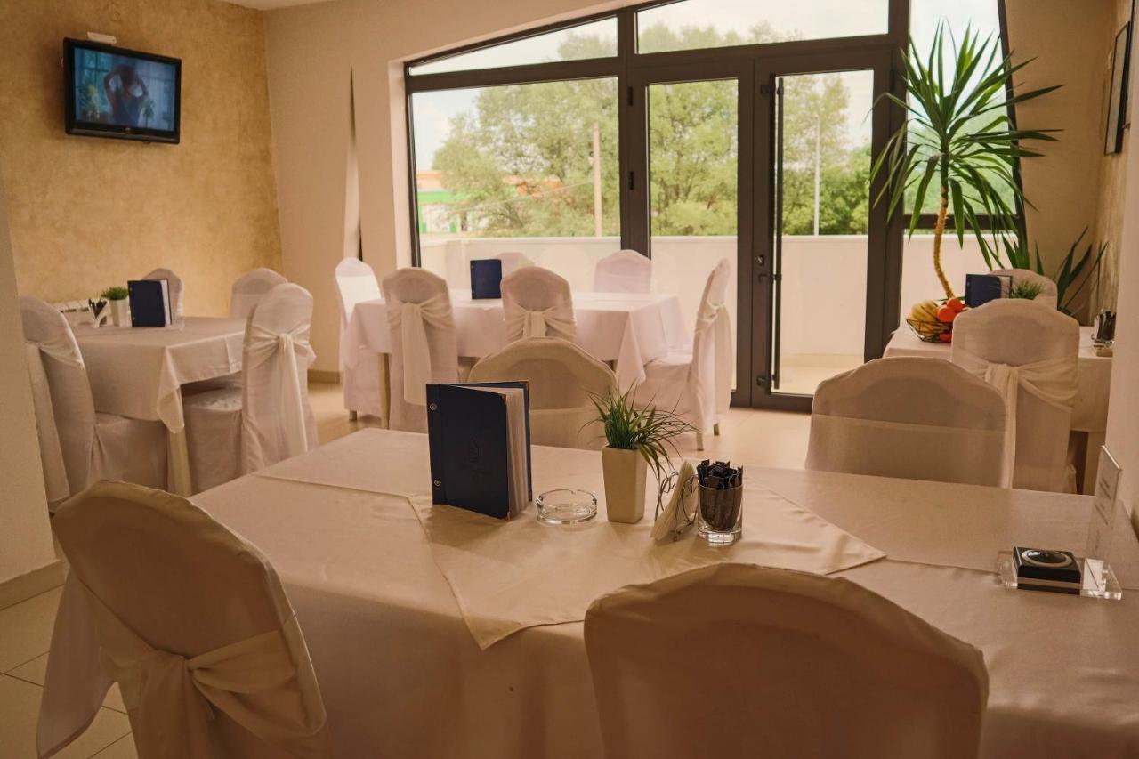 Hotel Dijana Pirot Exterior photo